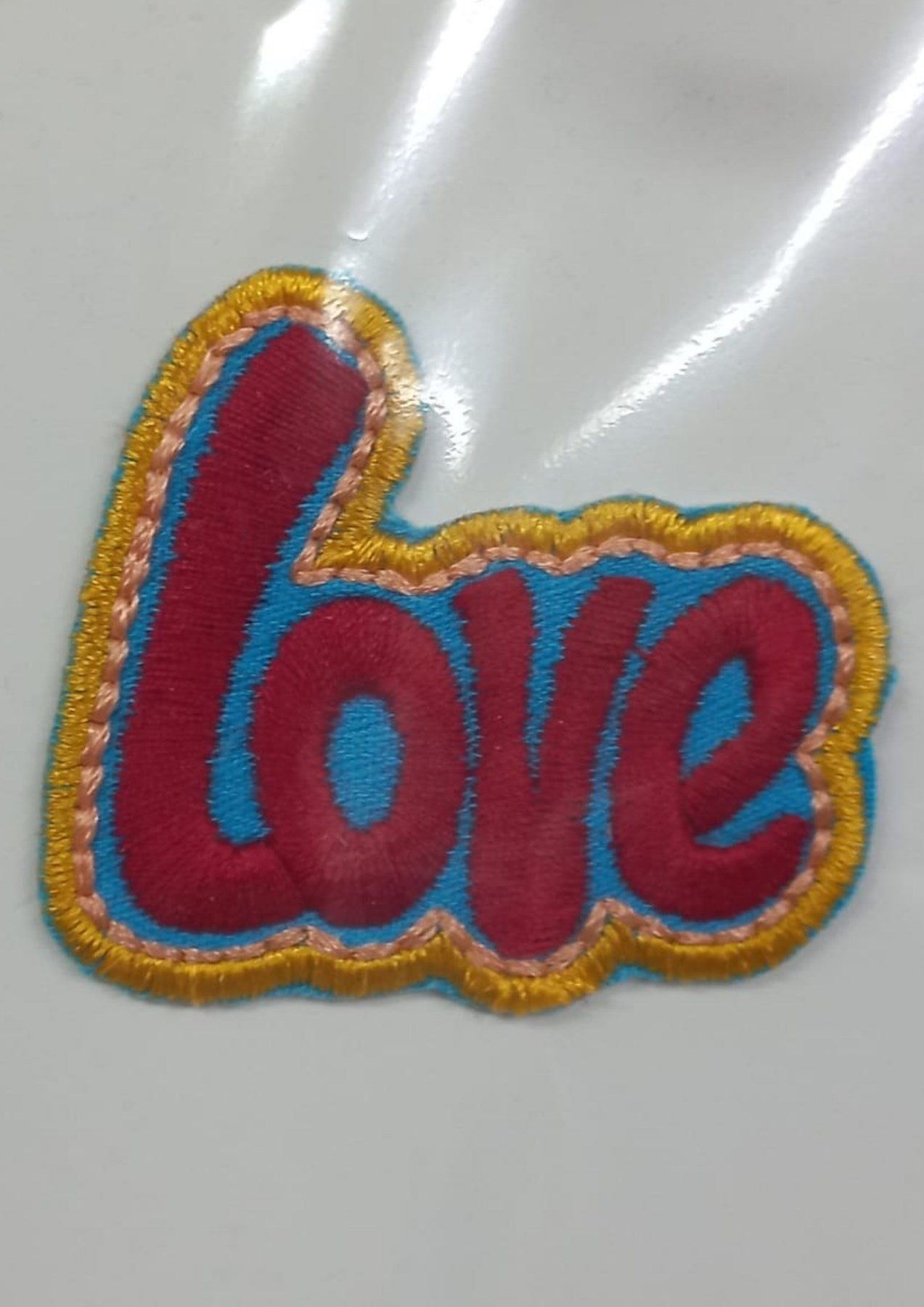 Aplike Ütü Ýle Yapýþan Love Arma 4x2 cm