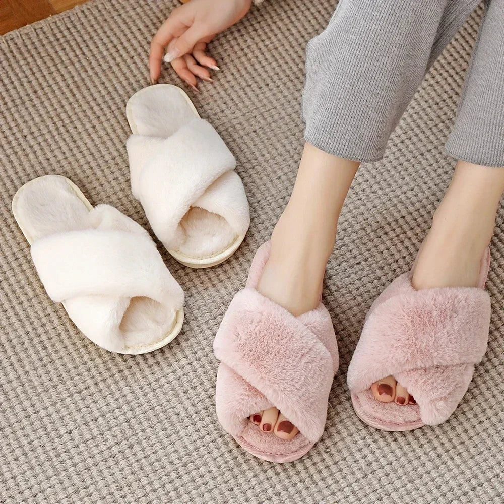 🏷️ Damen Winter Hausschuhe – Warme Faux-Pelz Slippers, Gemütliche Rutschfeste Haus-Schuhe in Schwarz & Rosa