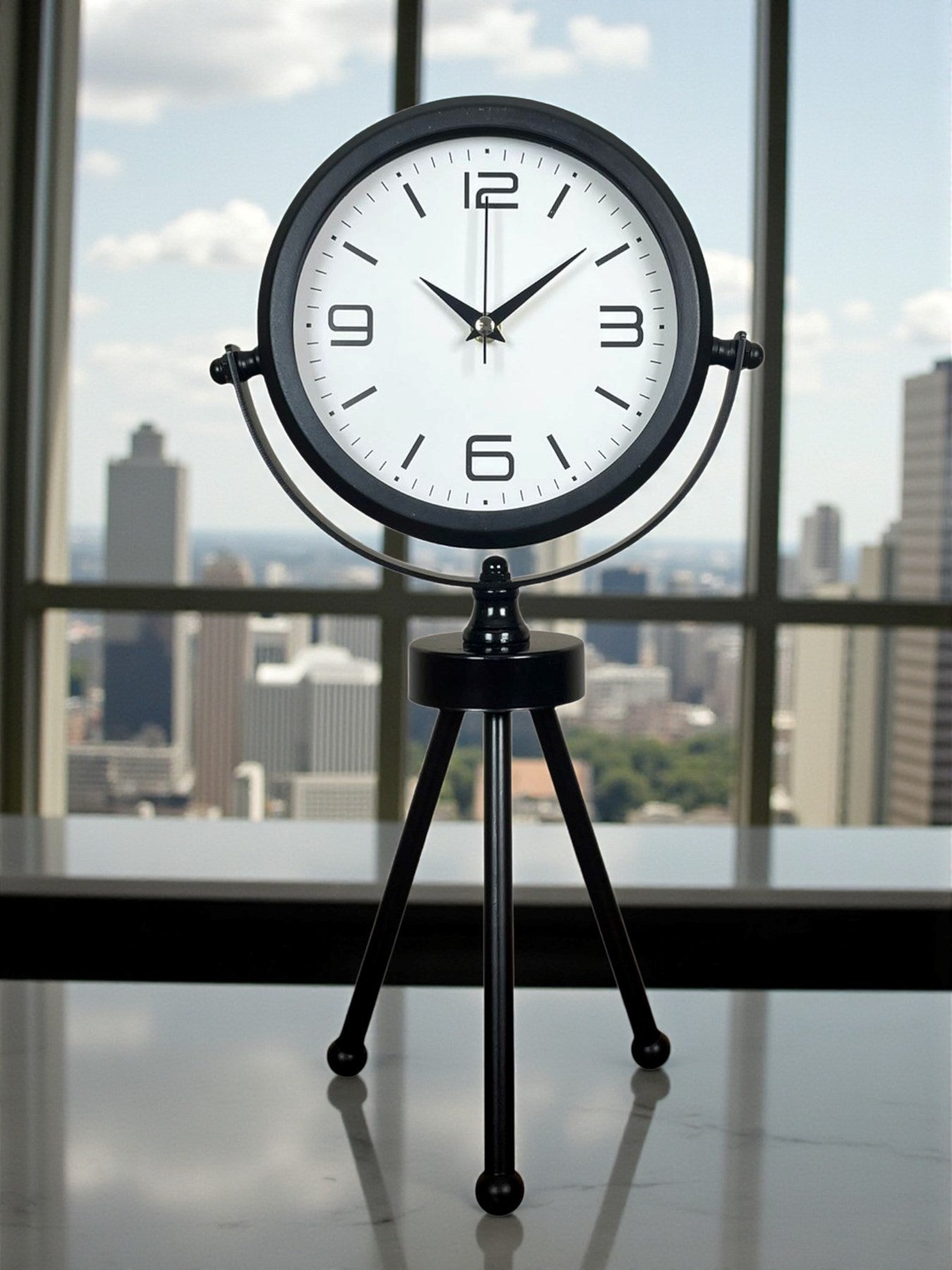 Zentime Siyah Zarif Üç Ayaklý Masa Saati