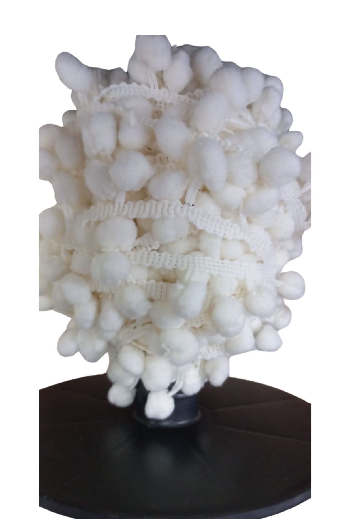 Sýralý Ponpon 1 Metre Krem