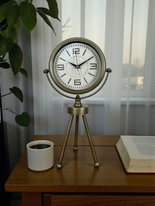 Zentime Eskitme Vintage Üç Ayaklý Masa Saati