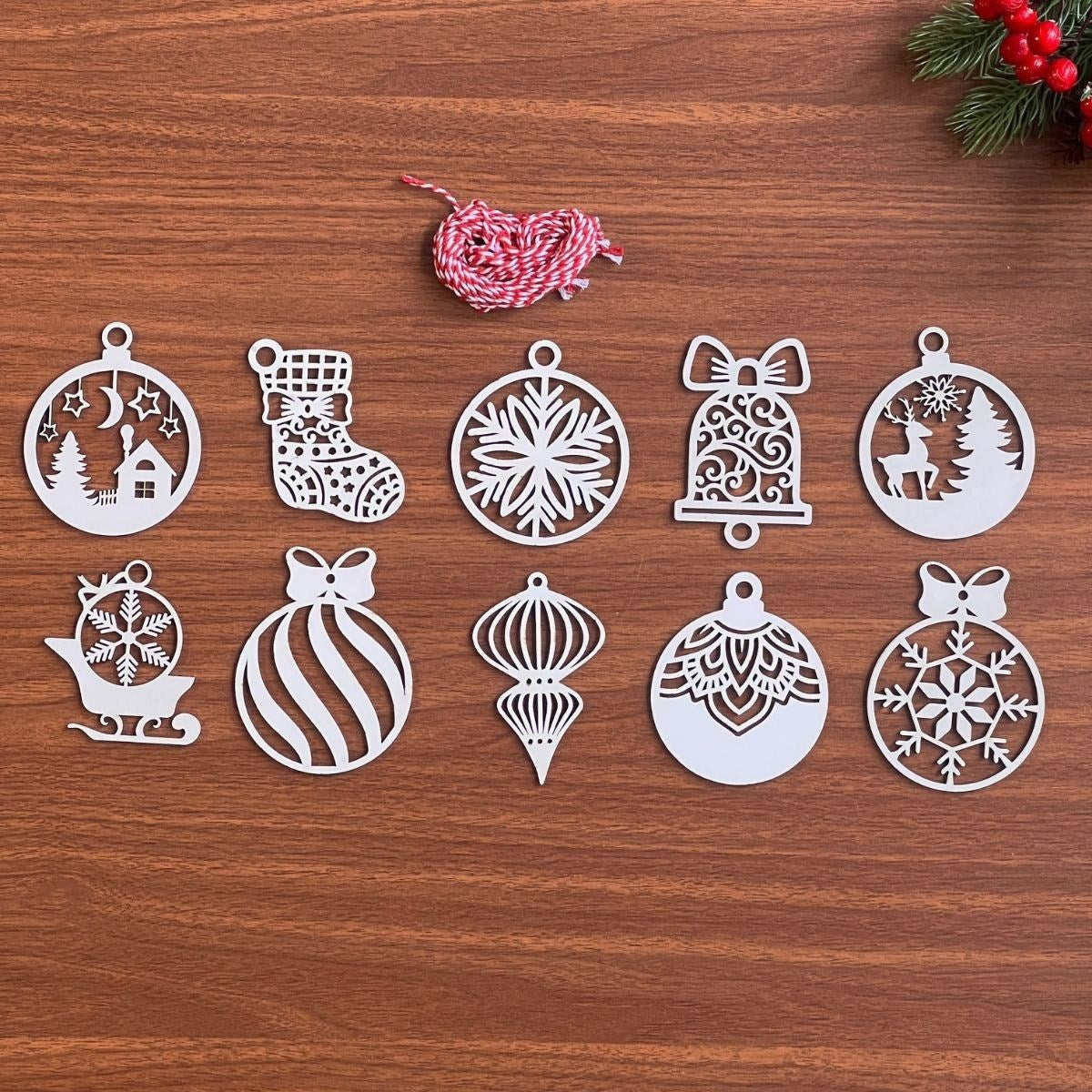 BUFFER® 10 Parça Kýrmýzý Beyaz Ýpli Karýþýk Model Ahþap Yýlbaþý Aðaç Süsü