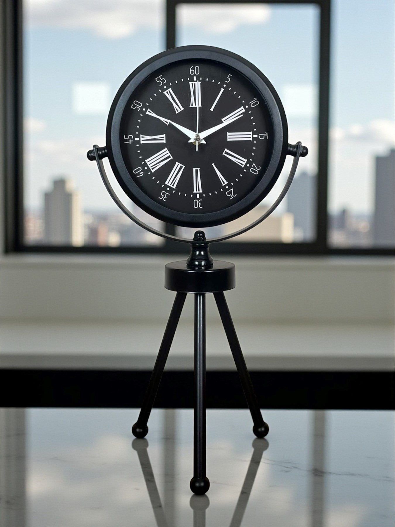 Zentime Siyah Zarif Üç Ayaklý Masa Saati