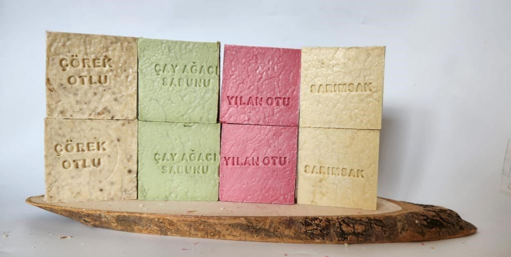 Doðal Üretim Sabunu Karýþýk (Çörekotu-Çay Aðacý-Yýlan Otu-Sarýmsak) 8'li Set