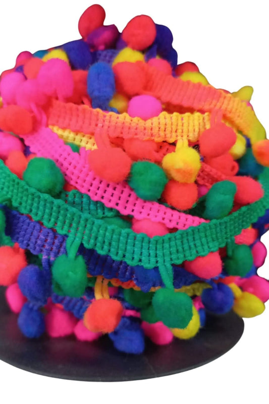 Sýralý Ponpon 1 Metre Karýþýk Renk